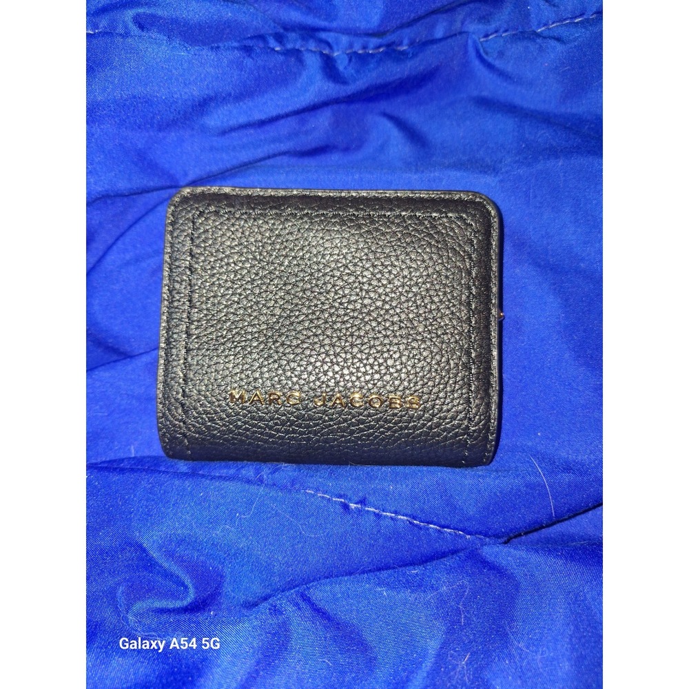 Marc Jacobs Black Pebbled Leather Compact Bifold Wallet Gold Hardware Logo